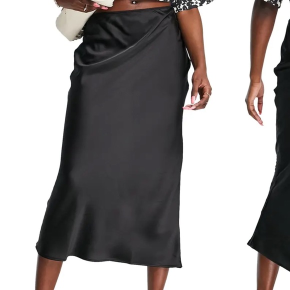 Topshop Dresses & Skirts - Topshop Bias Cut Satin Midi Skirt Black